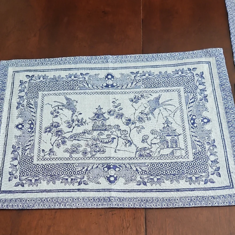 Williams Sonoma Blue Willow Jacquard Placemats, Set of 4
